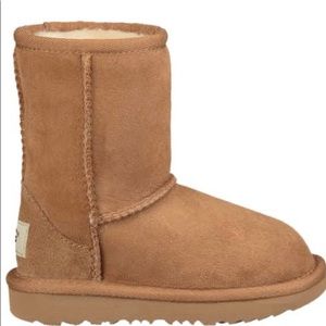 Uggs Chesnut mid rise boots